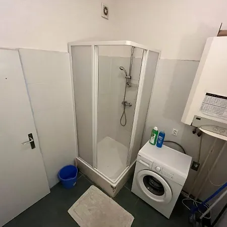 Near Main Railway And Bus Station Apartmán